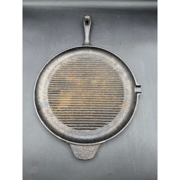 11" Gold Coast Double Handled Lipped Round Cast Iron Grill/Skillet/Pan - Picture 4 of 7